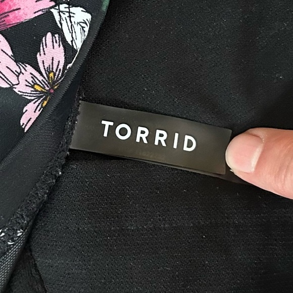 TORRID Black & Pink Floral Print Strappy Push-Up Balconette Bikini Top Size 1X - Picture 9 of 10